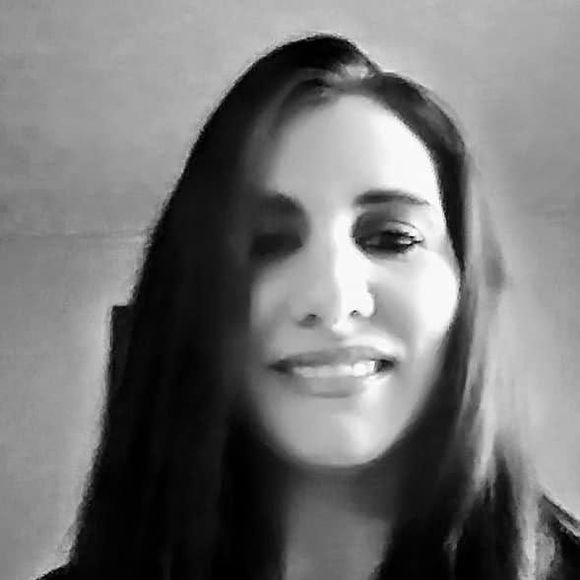 nicolecalhou699